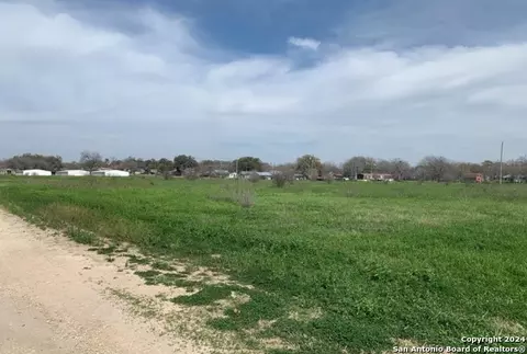 tbd Oneal Dr #LOT 2, Devine, TX 78016