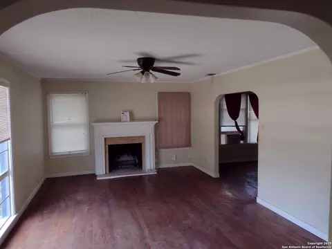 415 N San, San Antonio, TX 78201