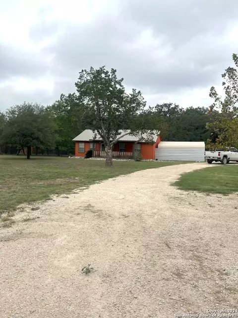 143 Taff, Leakey, TX 78873