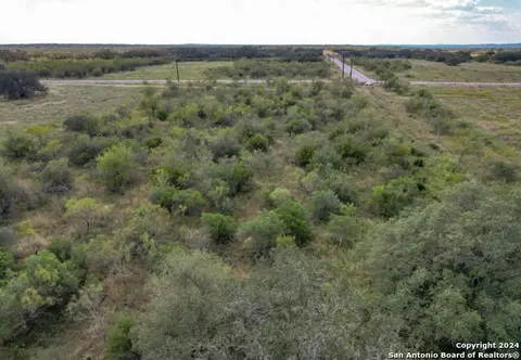 00 Utopia Frst, Dhanis, TX 78850 photo 4
