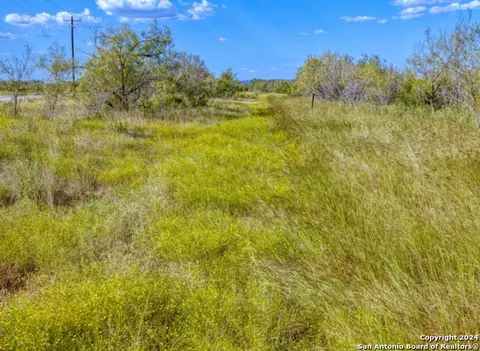 00 Utopia Frst, Dhanis, TX 78850 photo 17
