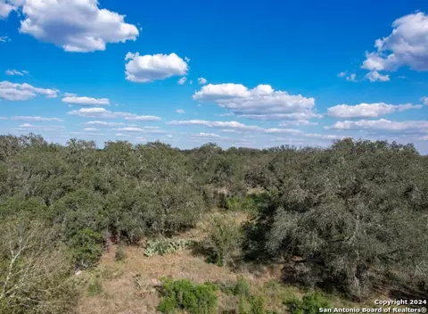 00 Utopia Frst, Dhanis, TX 78850 photo 8