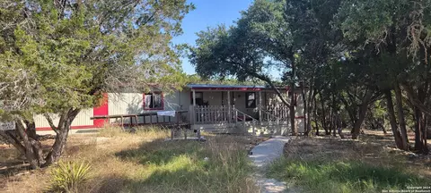 133 Lakeshore Ct, Bandera, TX 78003