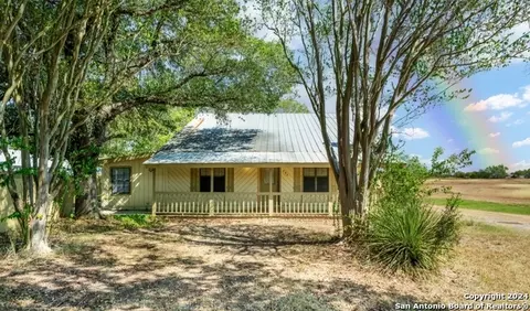 795 S State Highway 16, Jourdanton, TX 78026