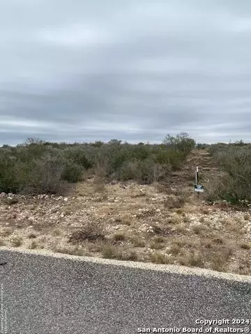 264 Legend Hills Rd, Uvalde, TX 78801