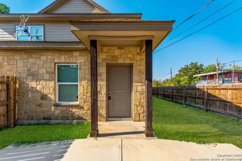 401 Aubrey St, Natalia, TX 78059