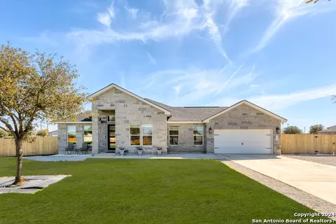168 E Tree Farm Dr, Lytle, TX 78052 photo 1