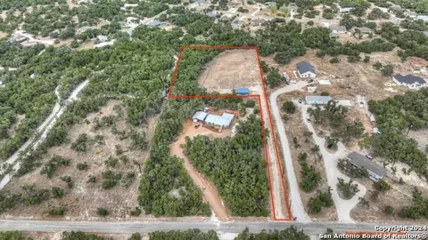 306 Lakewood Ct, Canyon Lake, TX 78133