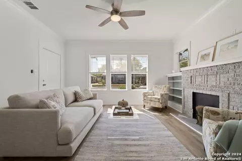 2629 E Houston St, San Antonio, TX 78202