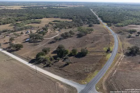 2991 Cr 442, Stockdale, TX 78160