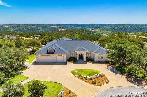 2029 Crown Rdg, Kerrville, TX 78028