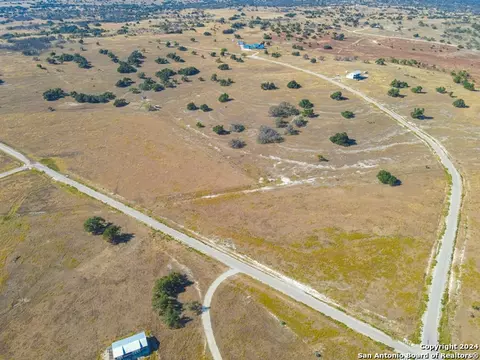 0 Overhills Rd, Fredericksburg, TX 78264