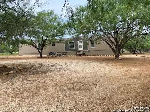 138 County Road 2666, Devine, TX 78016 photo 1