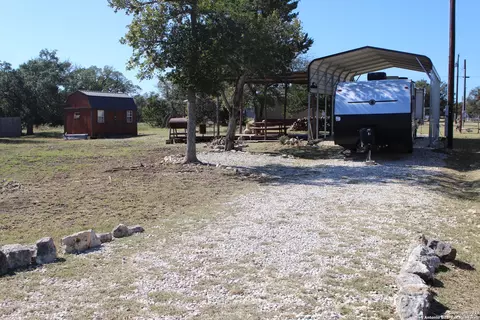 392 Private Road 1512, Bandera, TX 78003