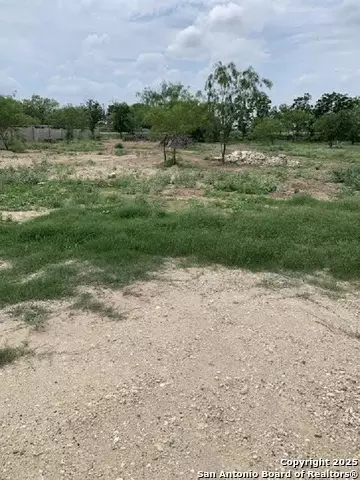 754 Cr 6843, Lytle, TX 78052 photo 6