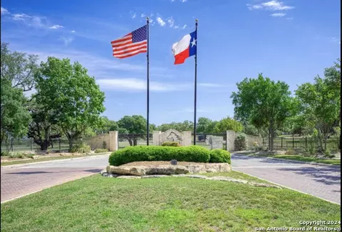 251 Highgate Dr, Bandera, TX 78003