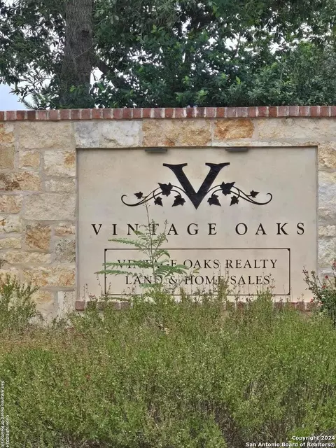 1961 Zinfandel, New Braunfels, TX 78132