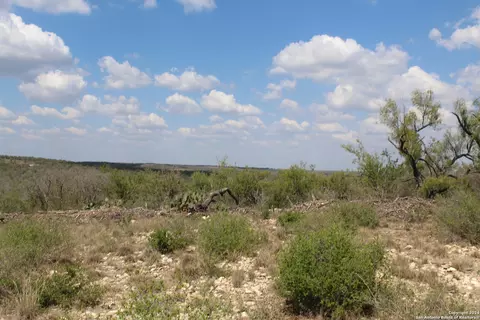 5436 County Road 4514, Devine, TX 78016 photo 1