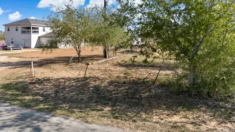 2240 County Road 5710, Devine, TX 78016 photo 3
