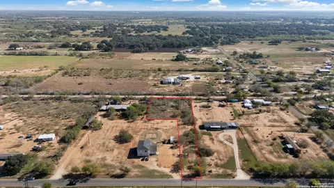 2240 County Road 5710, Devine, TX 78016 photo 6