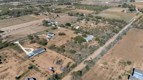 2240 County Road 5710, Devine, TX 78016 photo 13