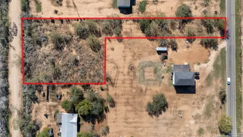 2240 County Road 5710, Devine, TX 78016 photo 25