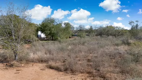 2240 County Road 5710, Devine, TX 78016 photo 30