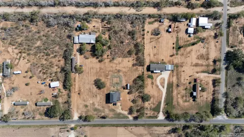 2240 County Road 5710, Devine, TX 78016 photo 26