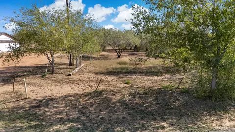 2240 County Road 5710, Devine, TX 78016 photo 2