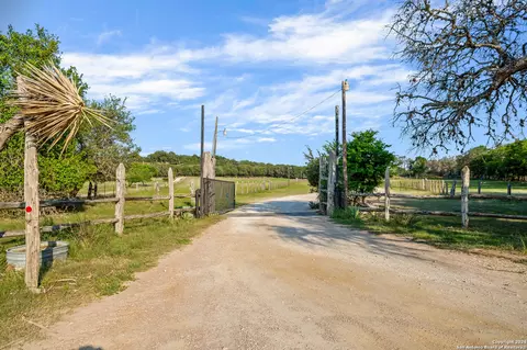 109 Waring Welfare, Boerne, TX 78015