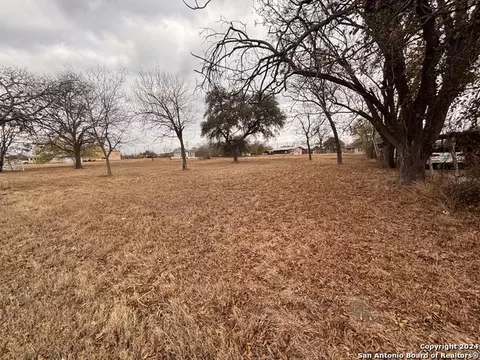 90 Highway 90 Hwy, Sabinal, TX 78881