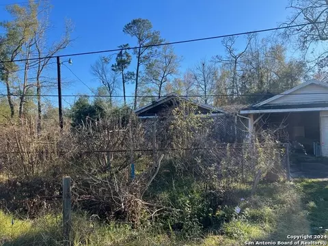 184 County Road 4188, Orange, TX 77632