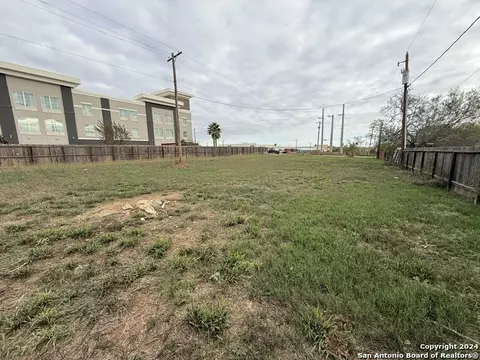 0 Bmt Dr, Jourdanton, TX 78064