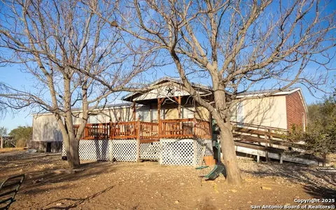 C202 Lot 25 E Peggy Pave H90w, Uvalde, TX 78801