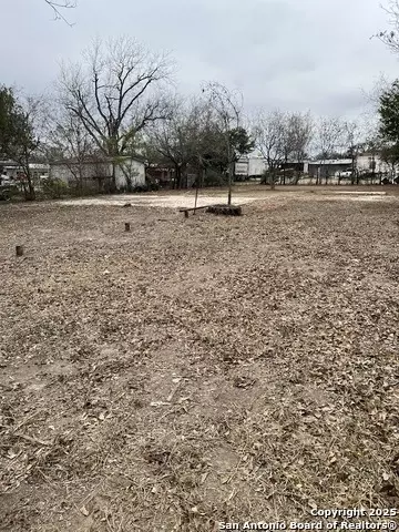 549 S Camp St, Uvalde, TX 78801