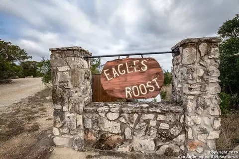 50 Indian Paintbrush Trl, Concan, TX 78838