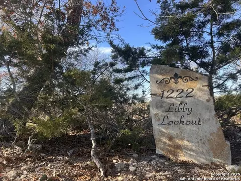 1222 Libby Lookout, Canyon Lake, TX 78133