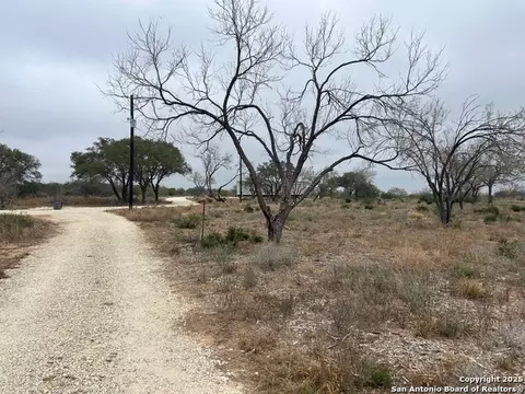 195 Pr 6623, Devine, TX 78016 photo 1