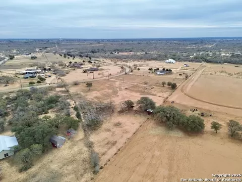 120 S Ridge Dr, Lytle, TX 78052 photo 3