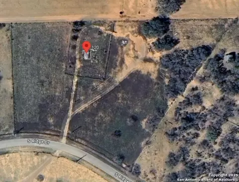 120 S Ridge Dr, Lytle, TX 78052 photo 7