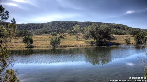 2027 Walter White Ranch Rd, Leakey, TX 78873