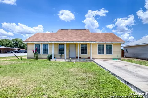 400 E Brazos, Uvalde, TX 78801 photo 1
