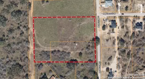 550 Schuettig Rd, Poteet, TX 78065
