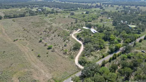 475 Jackson Rd, Kingsbury, TX 78638