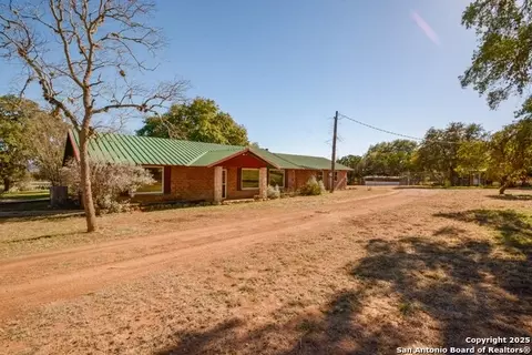984 County Road 357, Utopia, TX 78884 photo 1