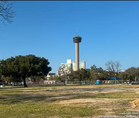 602 Labor St, San Antonio, TX 78210