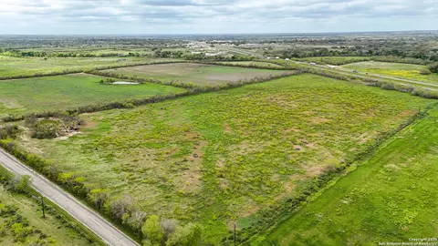 Other - 1001 S Ih 35, Devine, TX 78016 photo 10 of 14