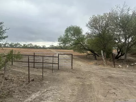 Other - 1001 S Ih 35, Devine, TX 78016 photo 9 of 14