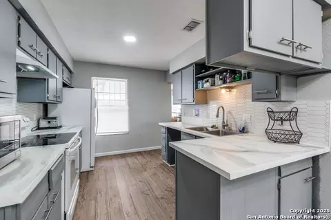 9348 Schaefer Rd, Converse, TX 78109 photo 1