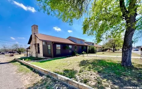 299 Fort Clark Rd, Brackettville, TX 78832